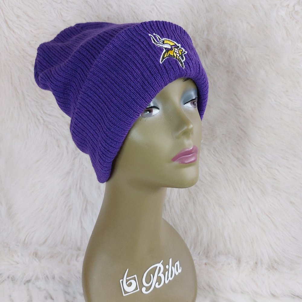 Budweiser Minnesota Vikings Football Purple Knit Hat one size 9" x 9"